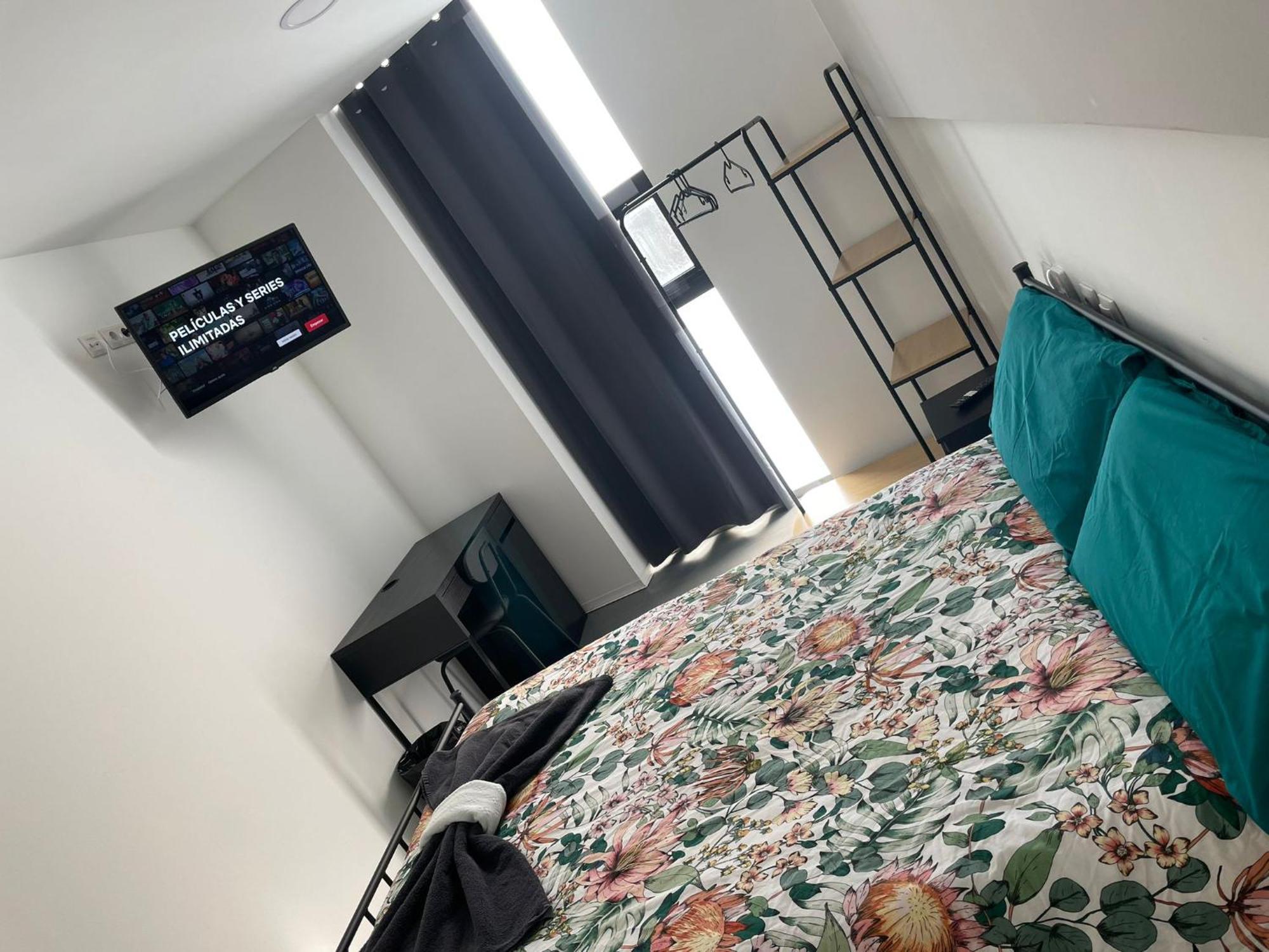 Hostal Nana B&B อาร์โรโย เด ลา เองกอมเมียนดา ภายนอก รูปภาพ