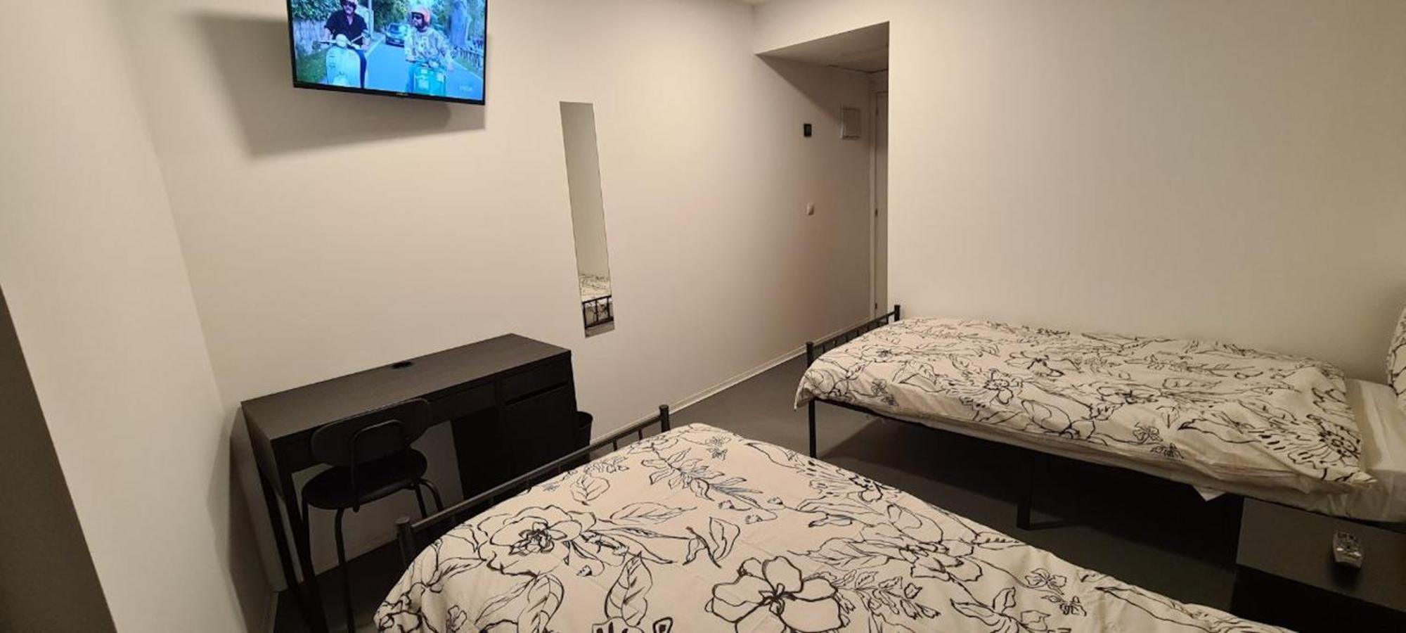Hostal Nana B&B อาร์โรโย เด ลา เองกอมเมียนดา ภายนอก รูปภาพ